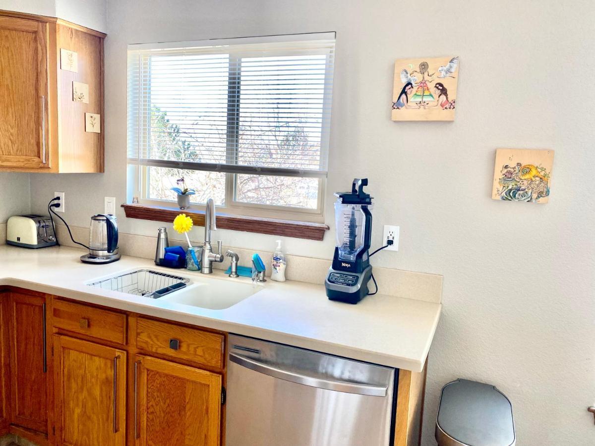 Artsy Home Close To Usafa With Fireplace And Patio Colorado Springs Exteriör bild