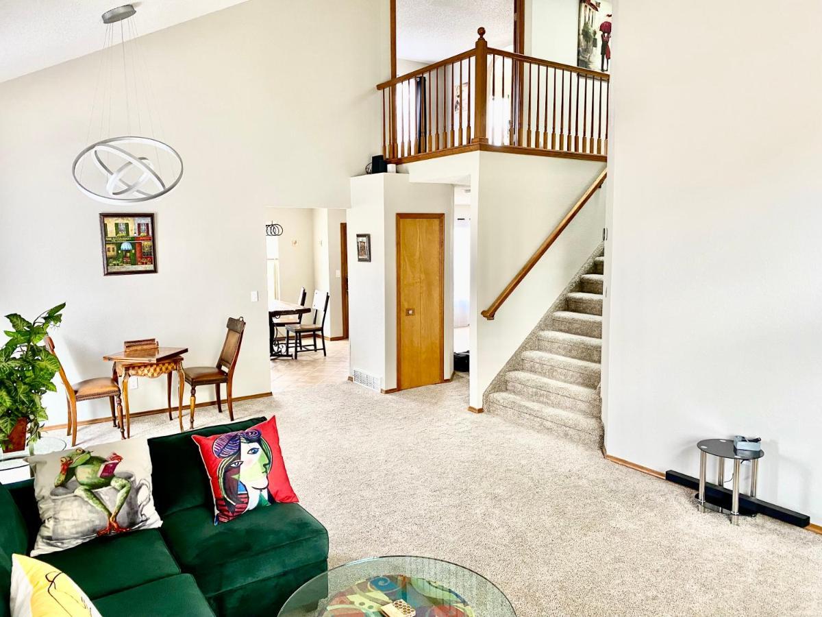 Artsy Home Close To Usafa With Fireplace And Patio Colorado Springs Exteriör bild