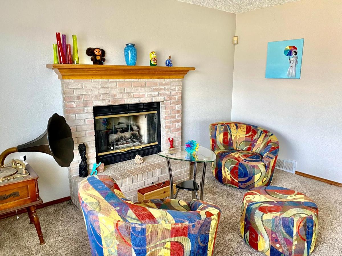 Artsy Home Close To Usafa With Fireplace And Patio Colorado Springs Exteriör bild